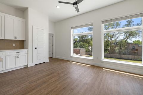 Tiny photo for 1811 Webberville RD #1305, Austin, TX 78721 (MLS # 7923871)
