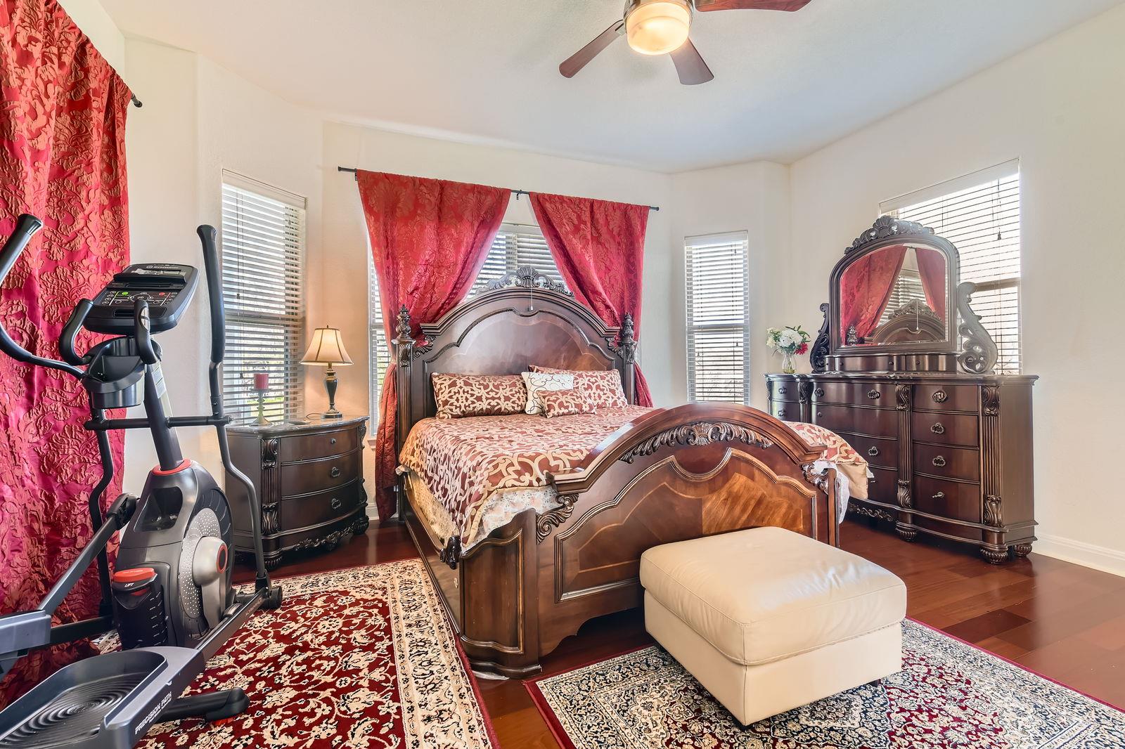 151 Old Settlers DR