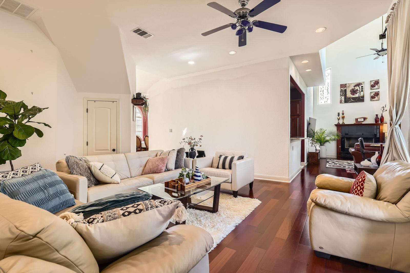 151 Old Settlers DR