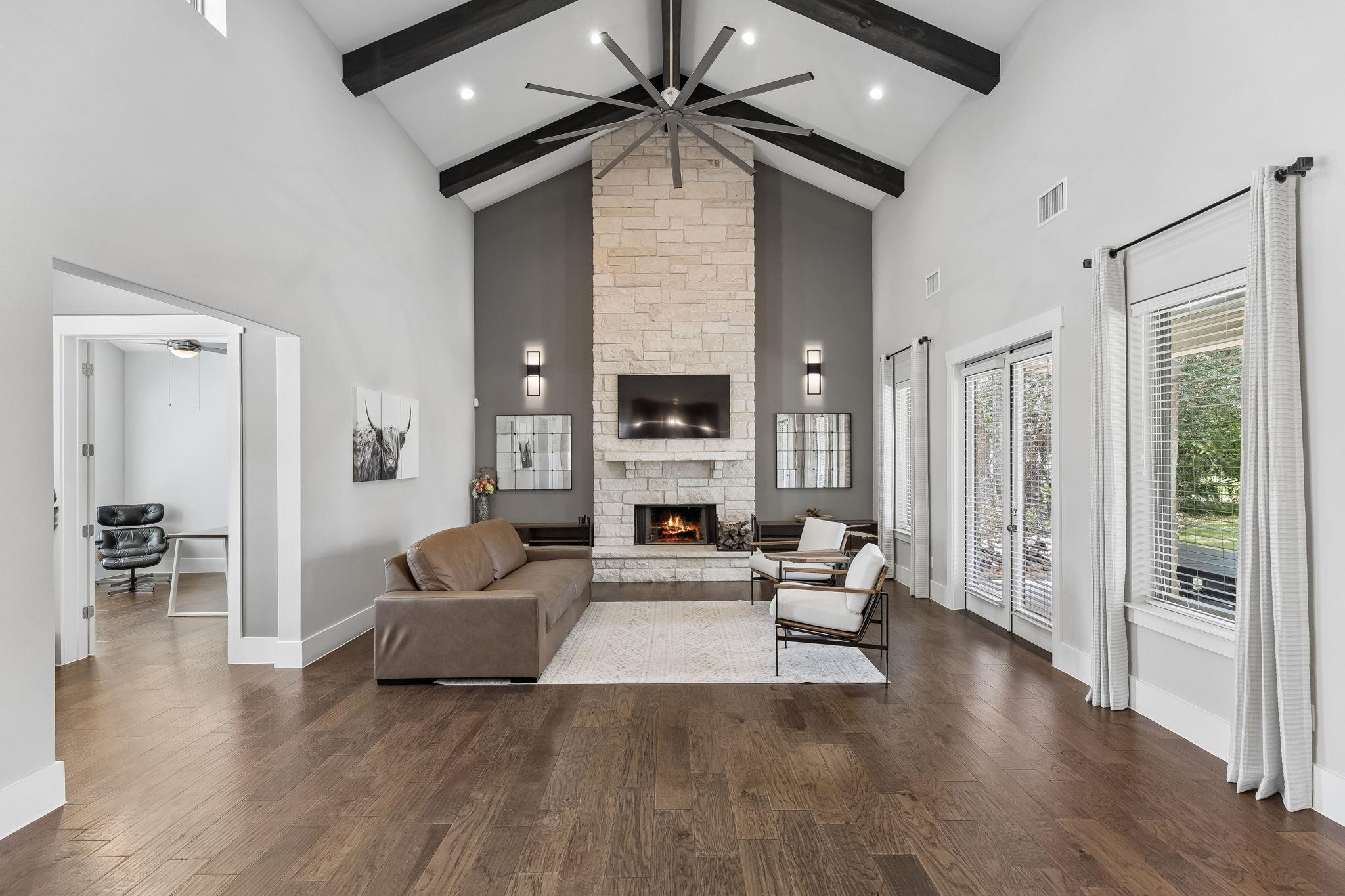 408 Old Pecan LN