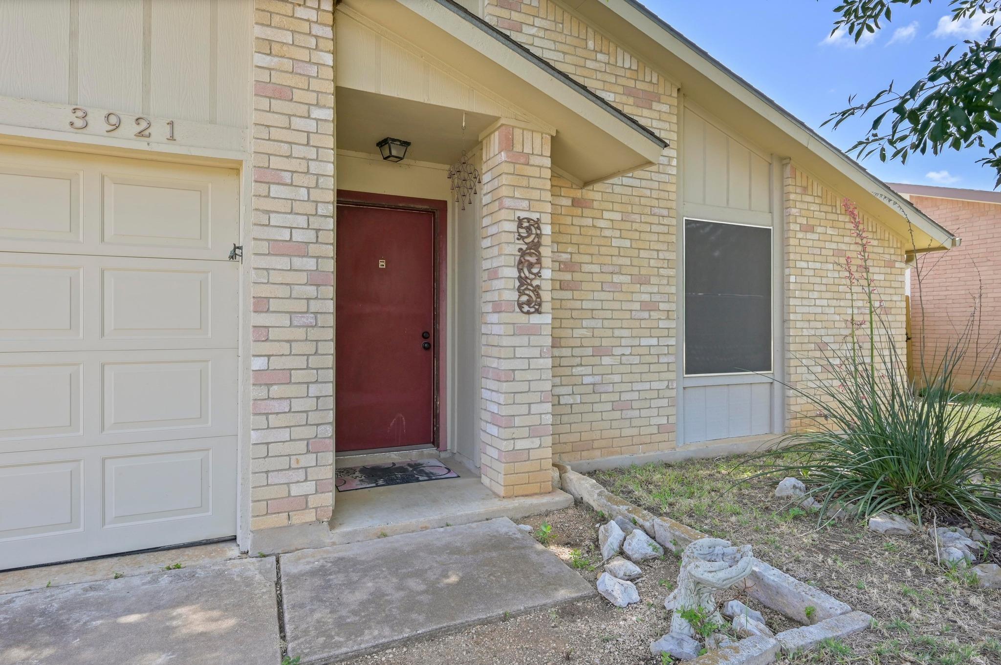 3921 LEAFIELD DR
