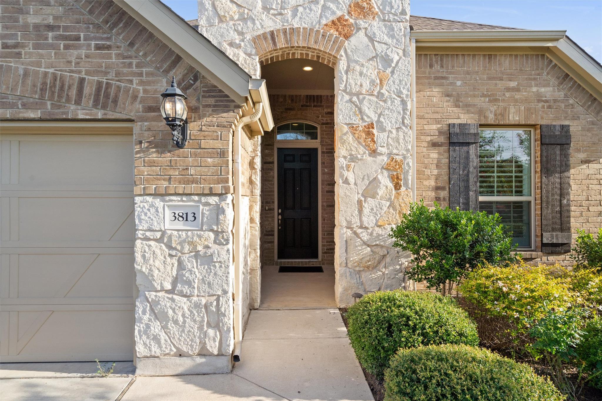3813 Eland DR