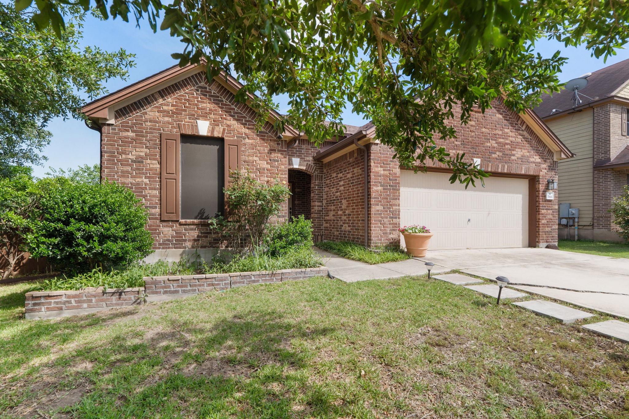 366 Matthews LN