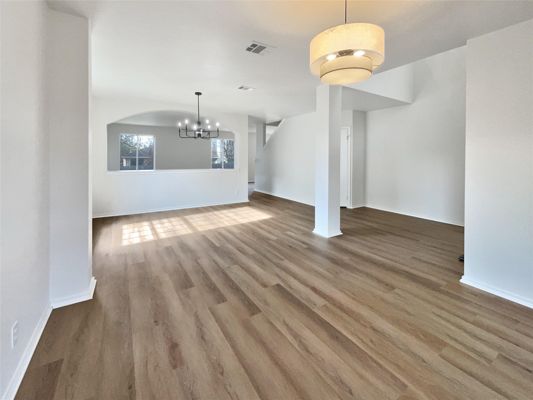 2306 Friarcreek LOOP