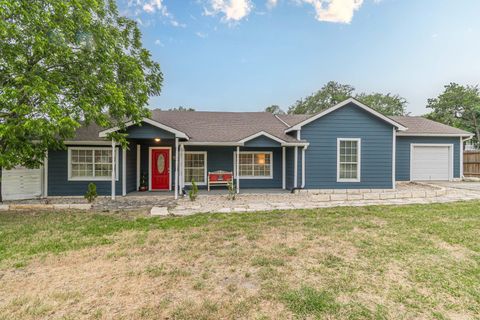 Photo of 560 Persimmon PASS, Fischer, TX 78623 (MLS # 6513676)
