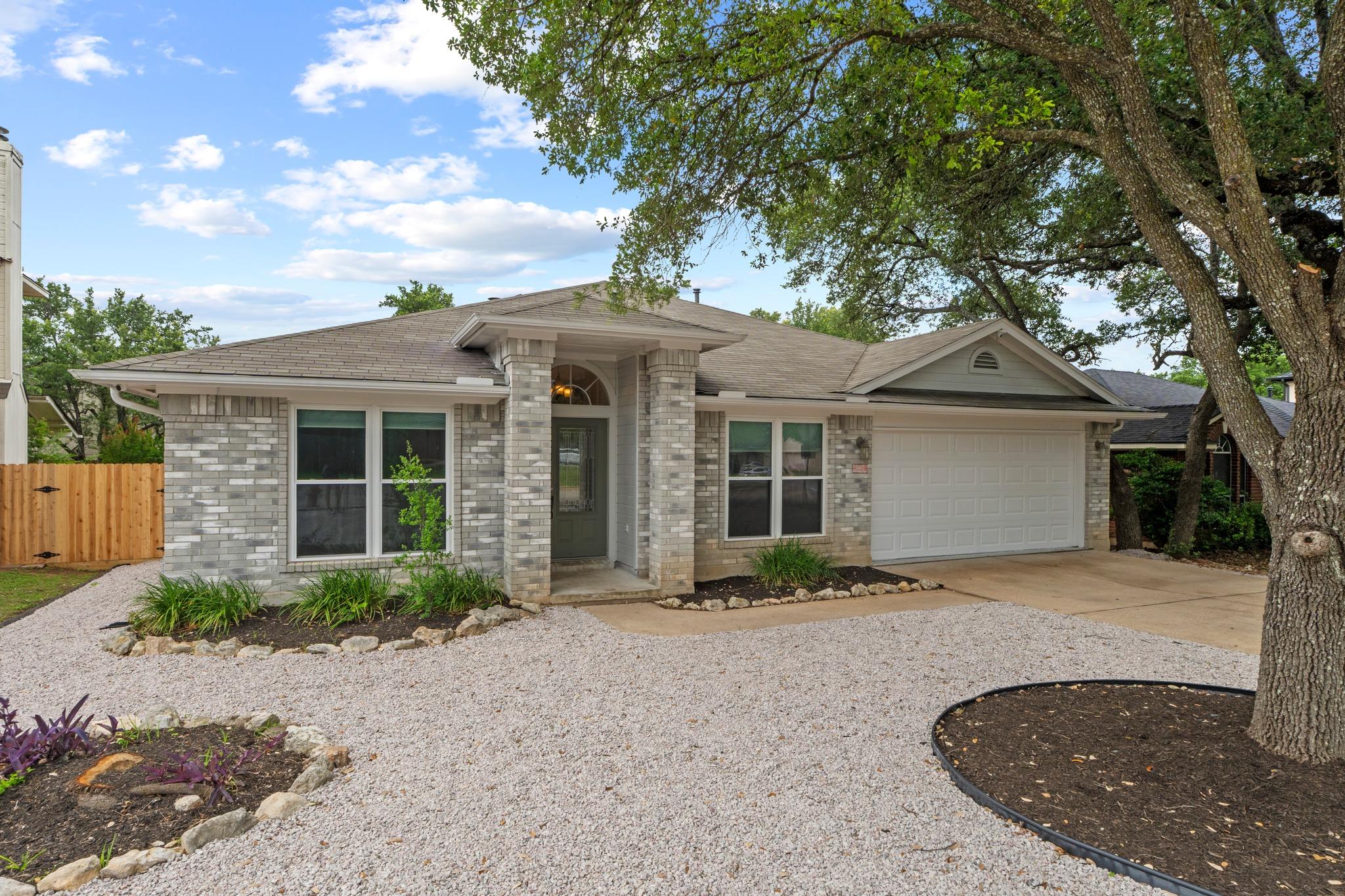 1402 Highland DR