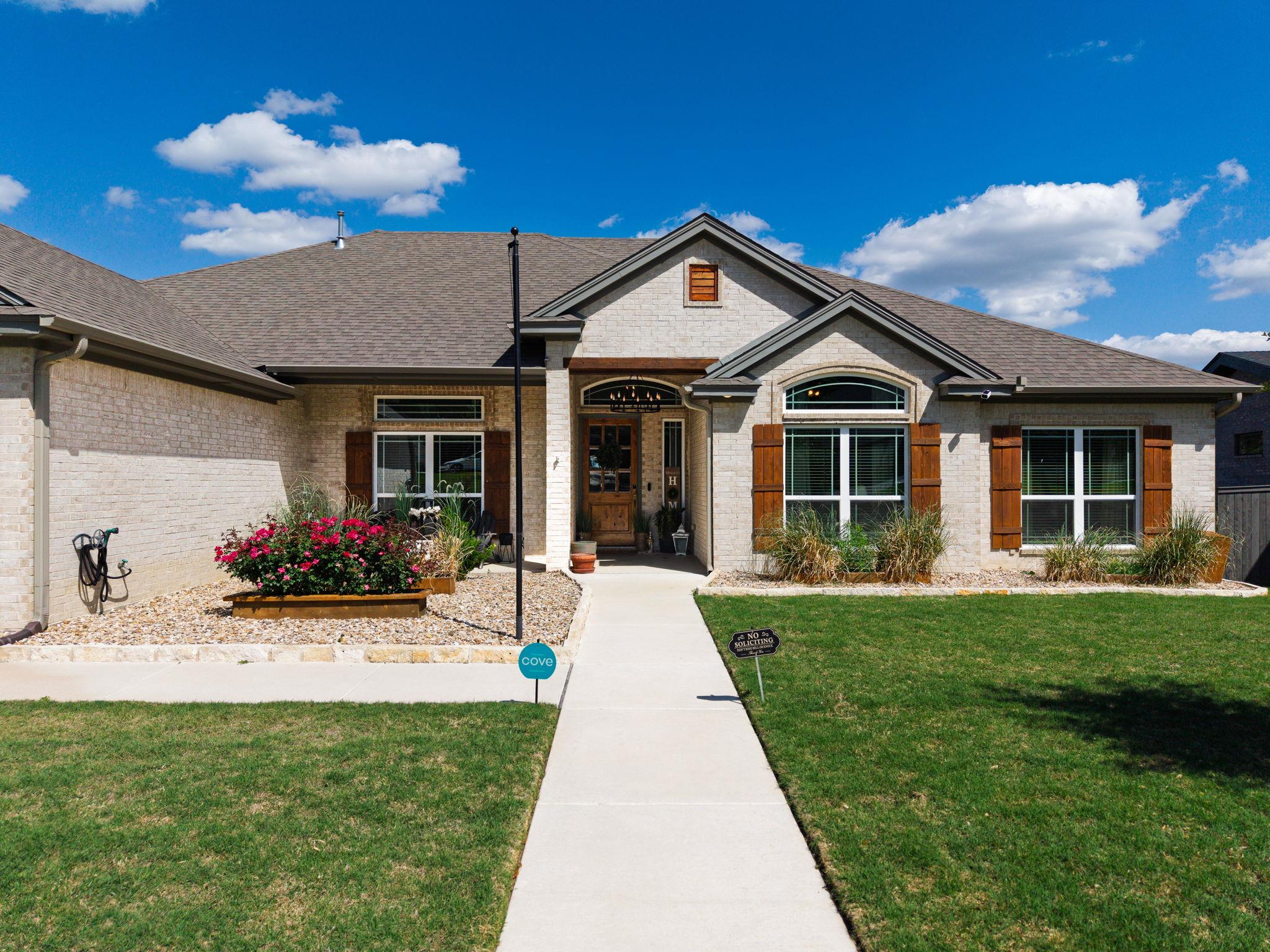 4043 Turning Leaf DR