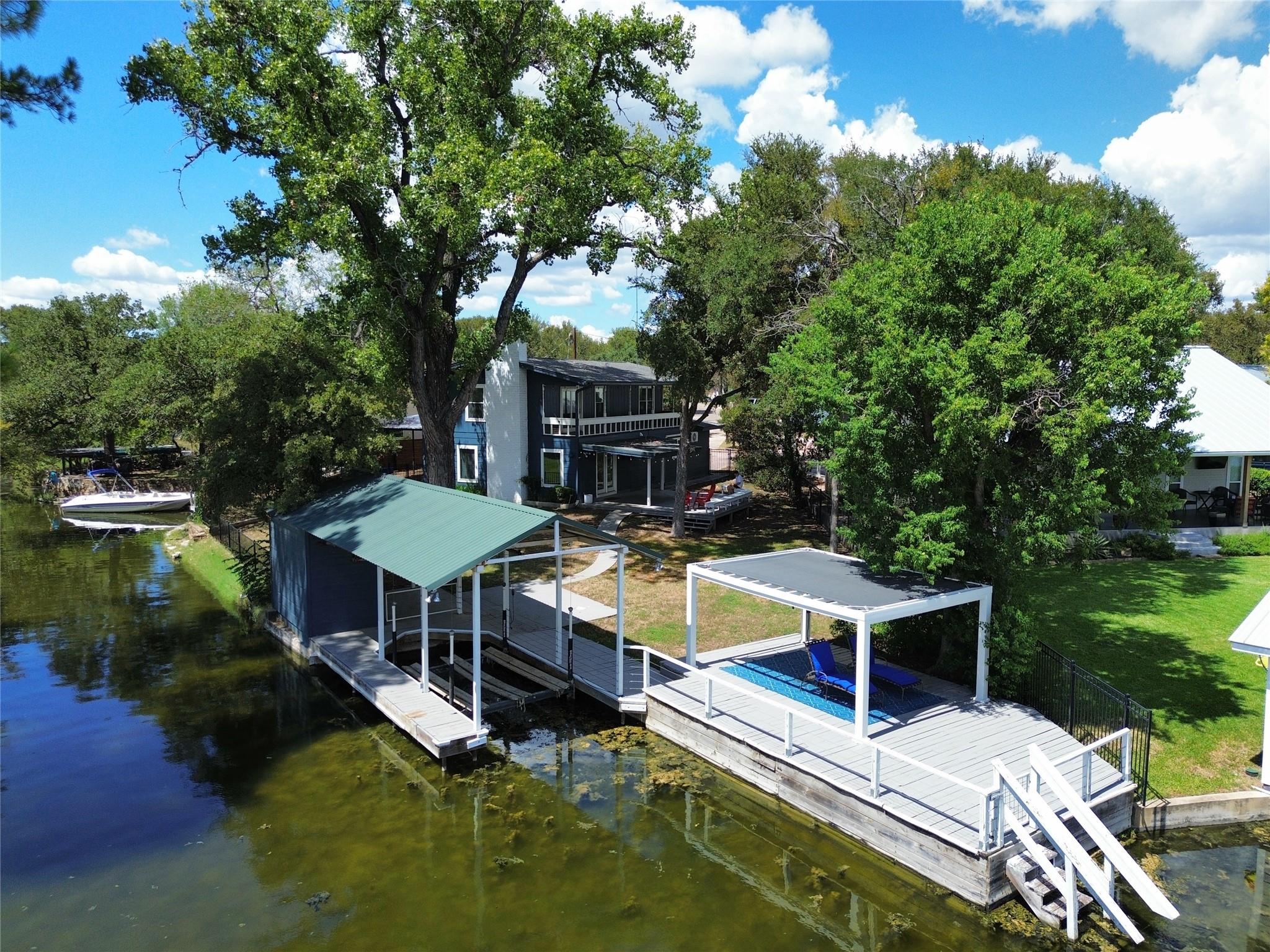 614 E Briarway DR