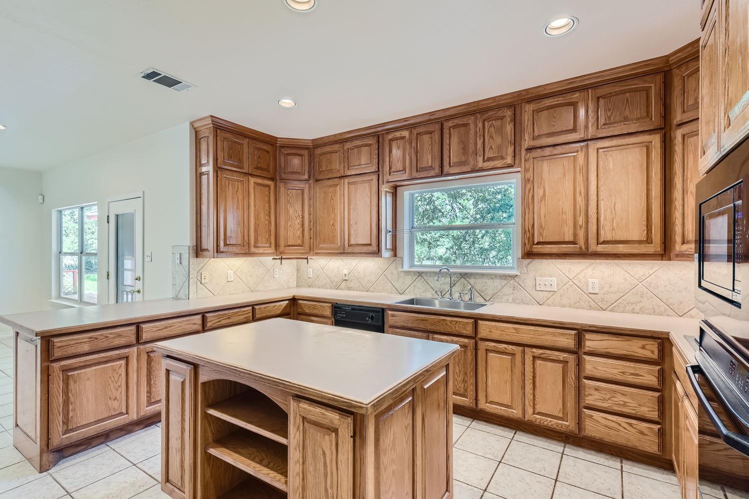 Austin, Texas 78737, United States, 4 Bedrooms Bedrooms, ,4 BathroomsBathrooms,Residential,Active,49098