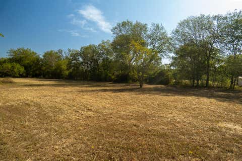 Photo of 904 Linden ST, Bastrop, TX 78602 (MLS # 2295681)