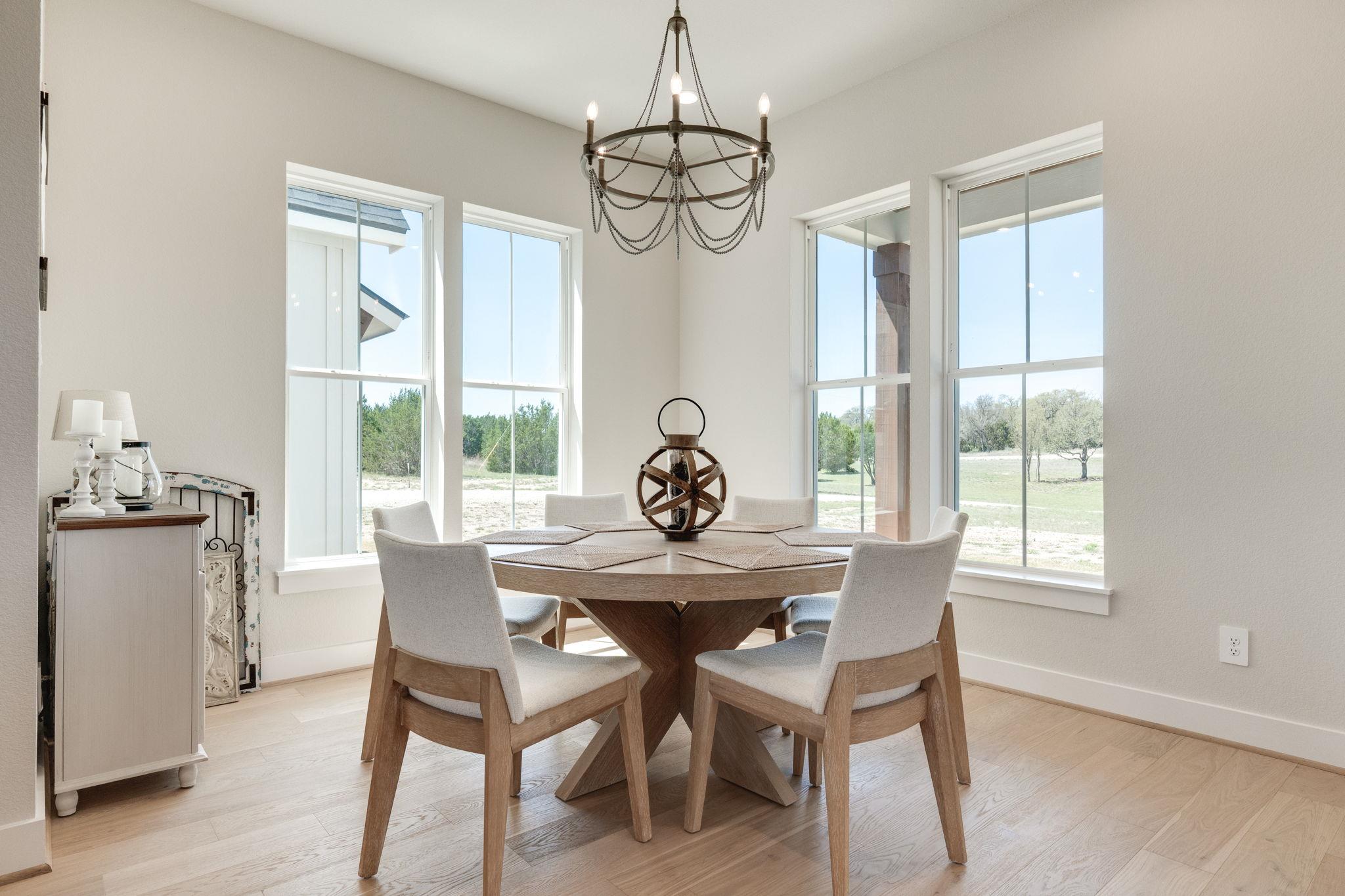 305 Willow Oak DR
