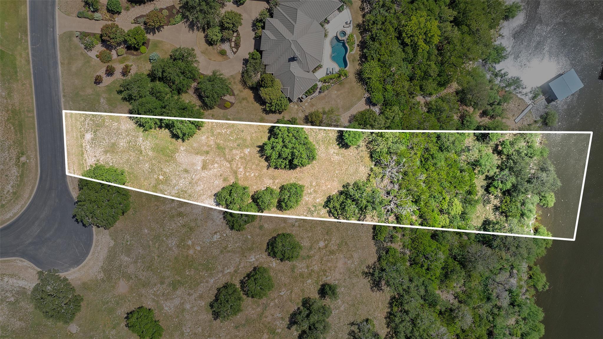 2928 Cliff Overlook