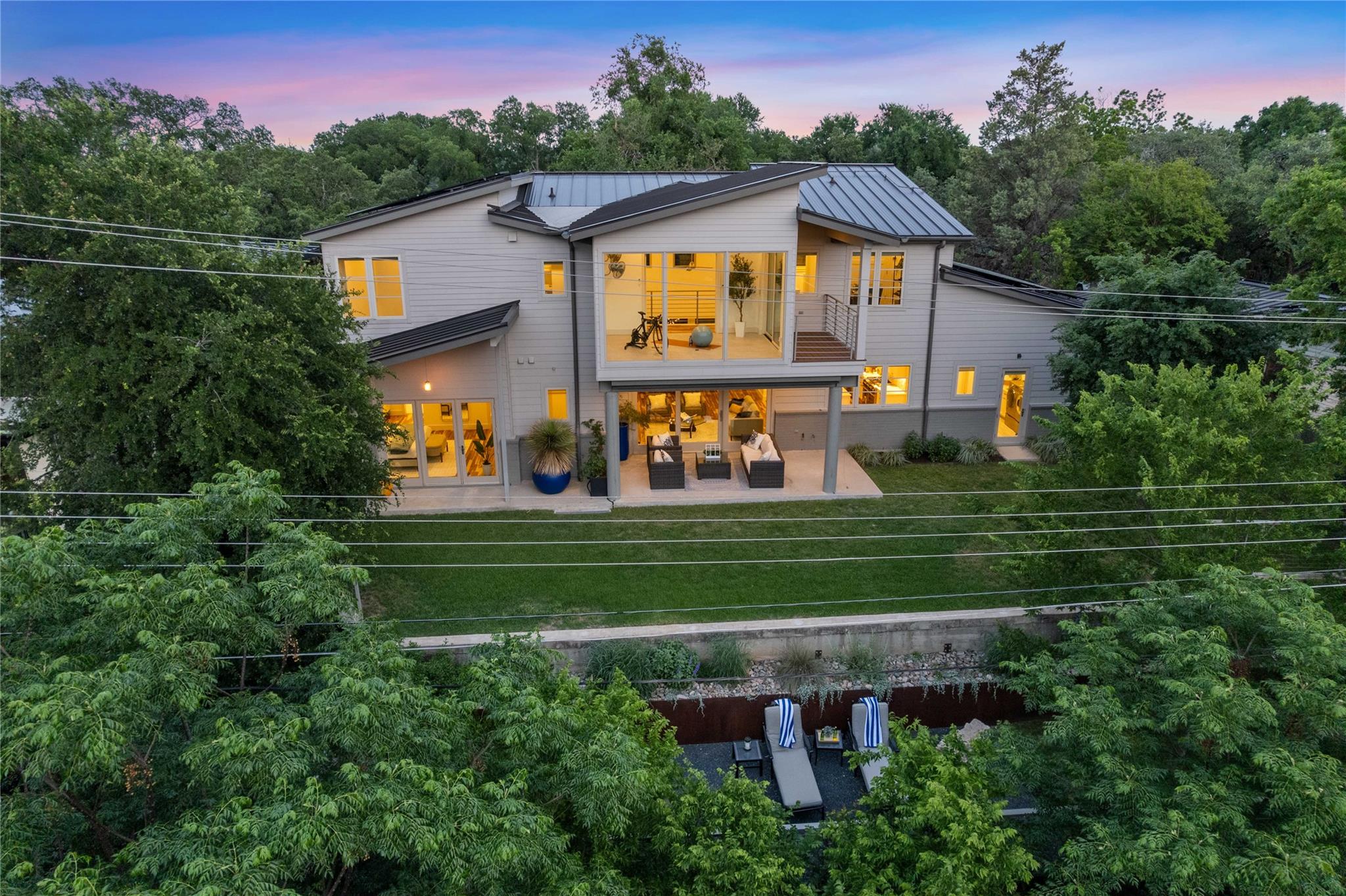 2902 Cedarview DR