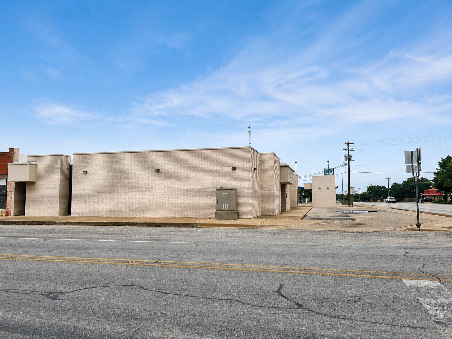 101 N 4TH ST