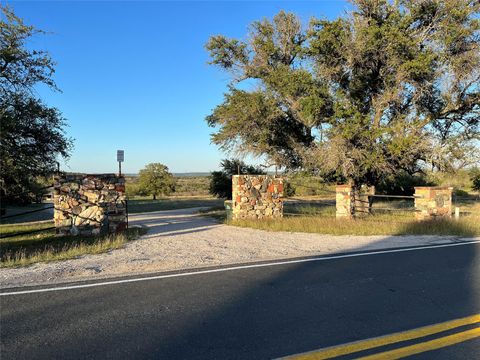 25900 Red Brangus RD Spicewood TX 78669