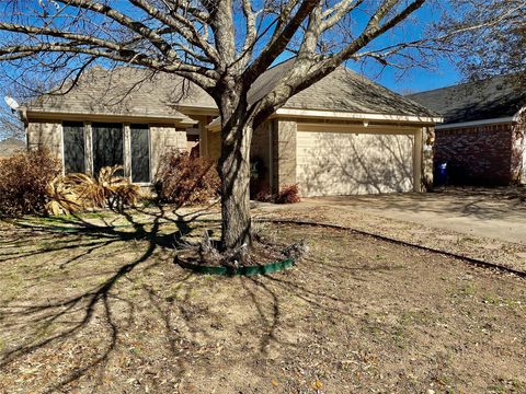 Photo of 1504 Parkwood DR, Leander, TX 78641 (MLS # 9384479)