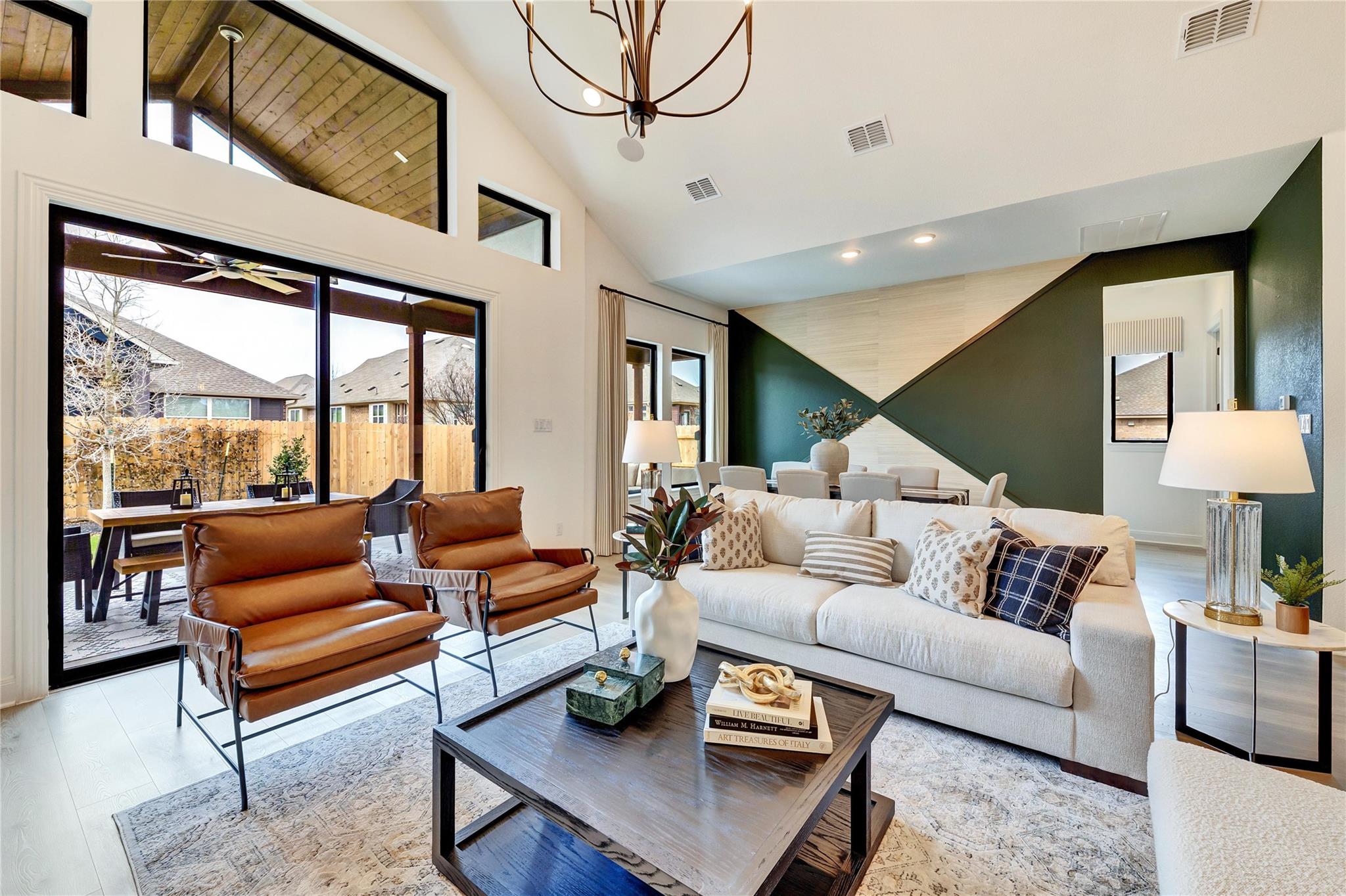 912 Sunny Ridge DR