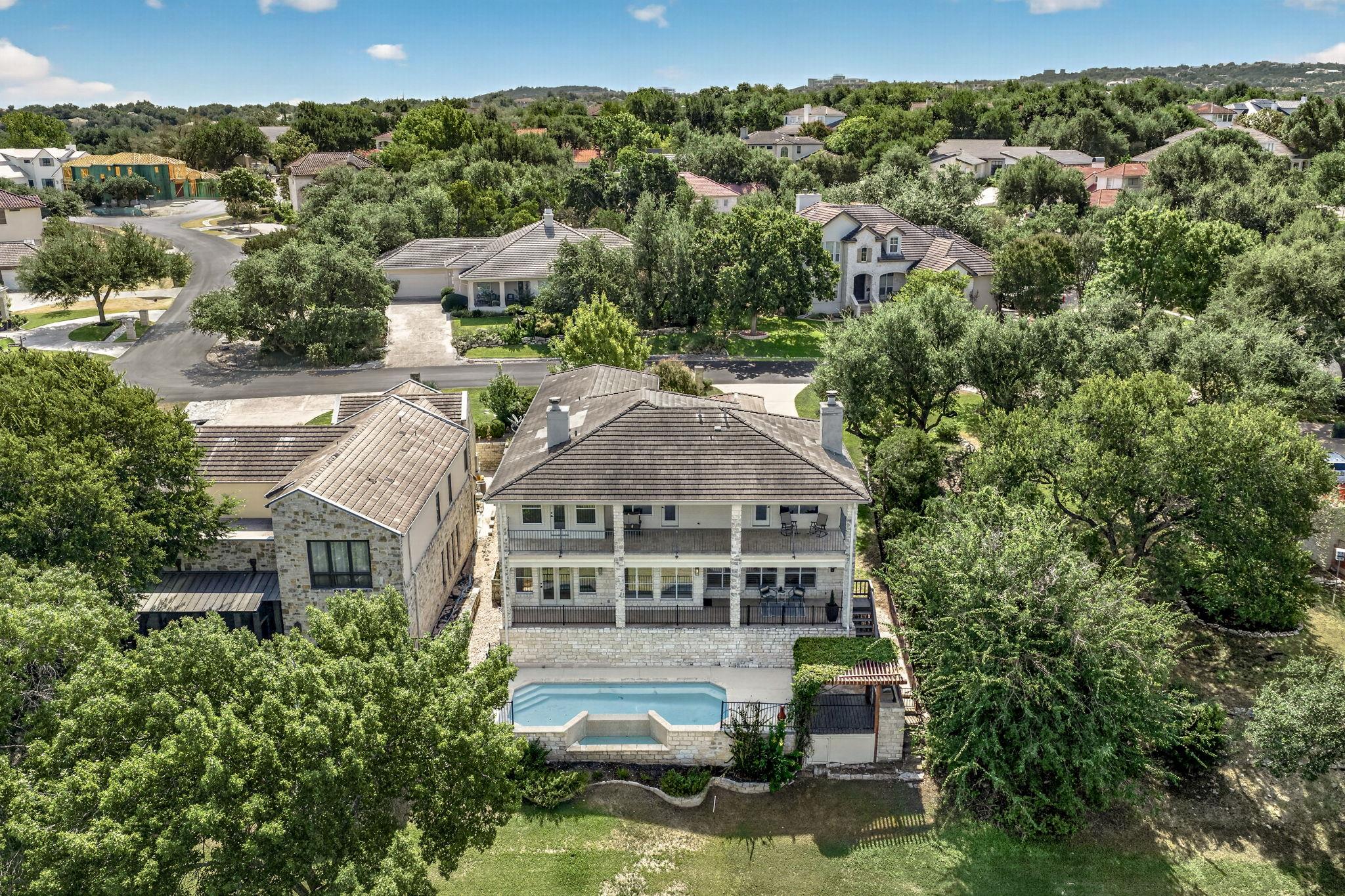 47 WATERFALL DR
