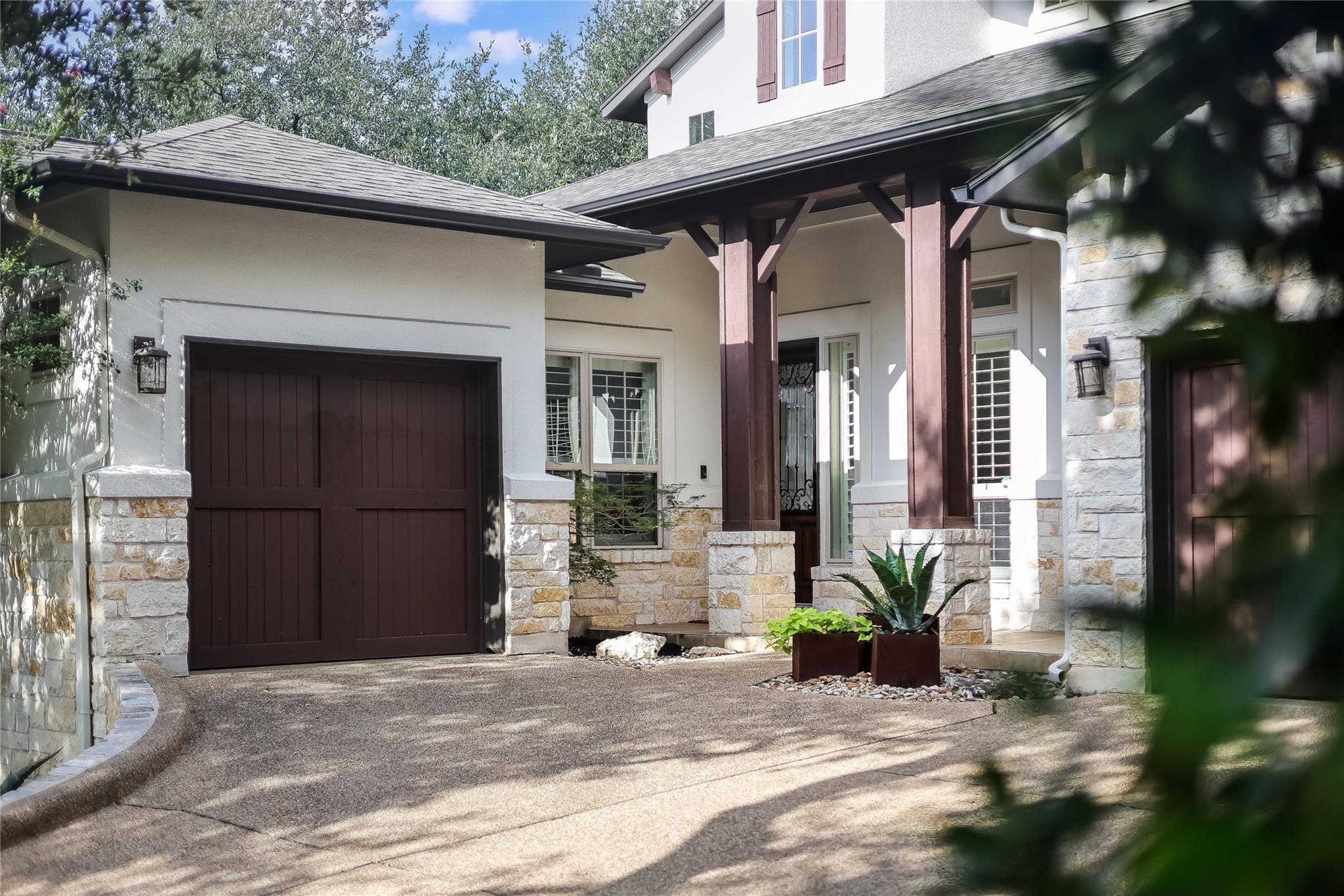 401 Bluff View RD