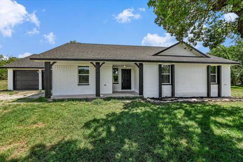 1070 Lonesome TRL Driftwood TX 78619