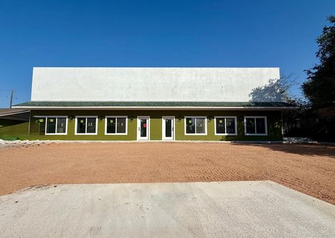 Photo of 100 Paula LN, Taylor, TX 76574 (MLS # 4889292)