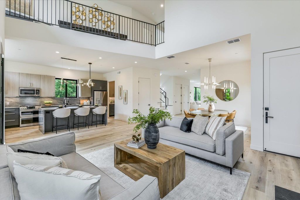 Photo for 2615 Pembrook TRL, Austin, TX 78731 (MLS # 9754628)