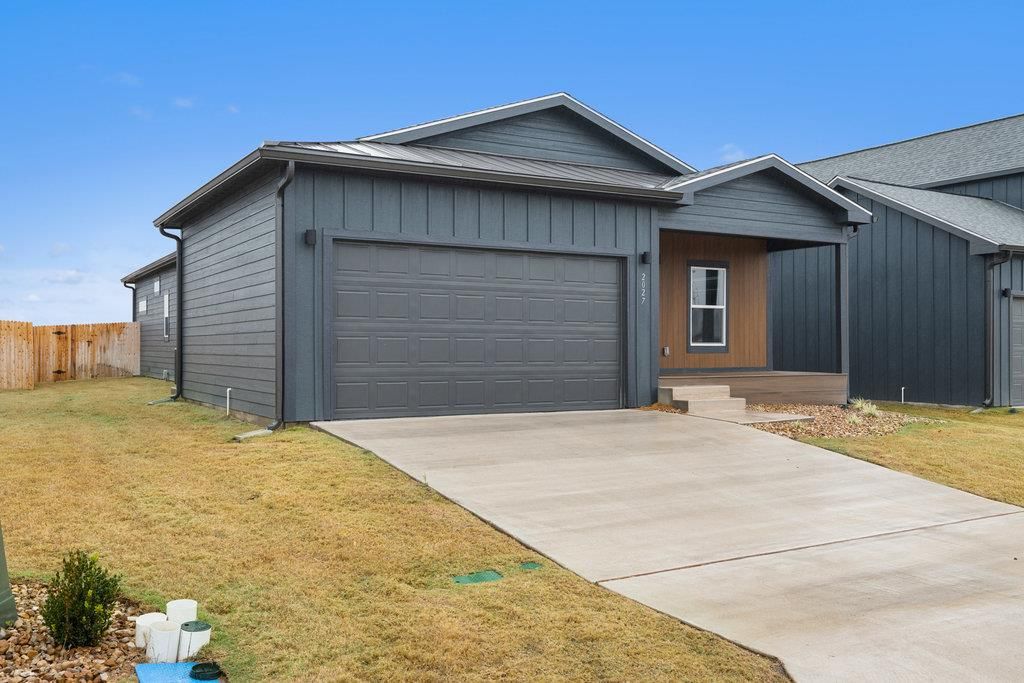 Photo of 2027 Applewood DR, Lockhart, TX 78644 (MLS # 2654694)