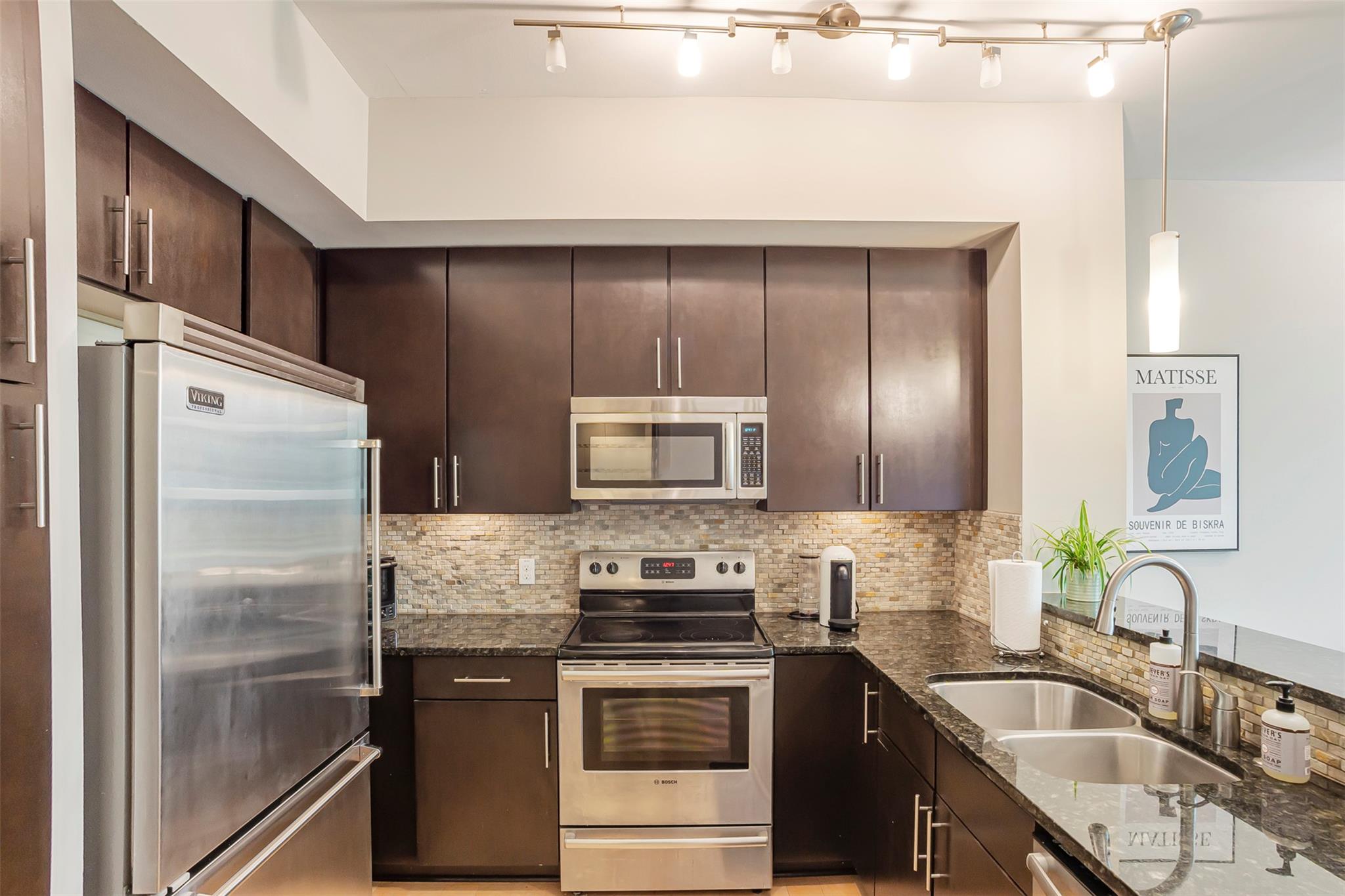 1320 Robert Browning ST 206
