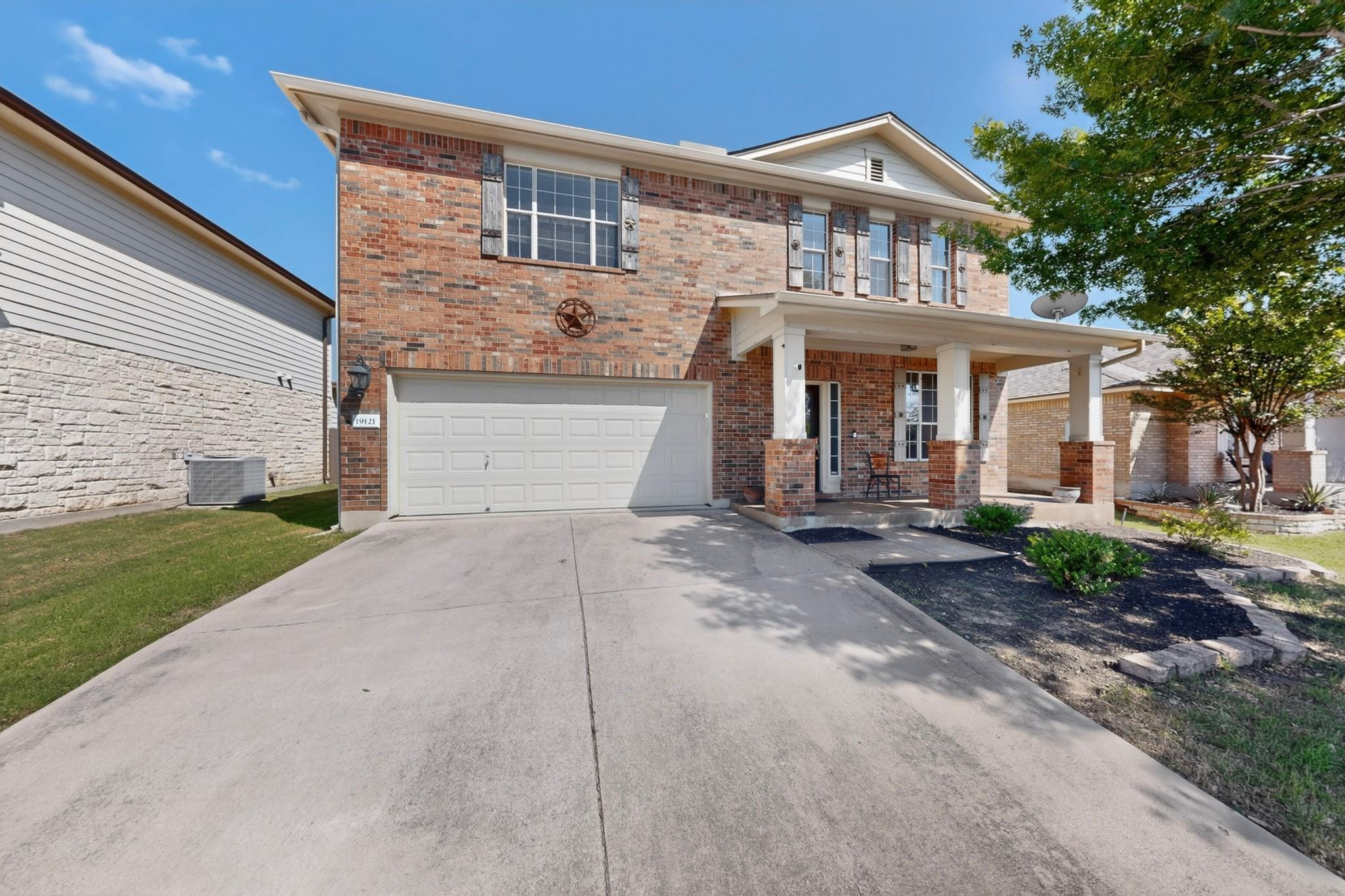 19121 Mangan WAY