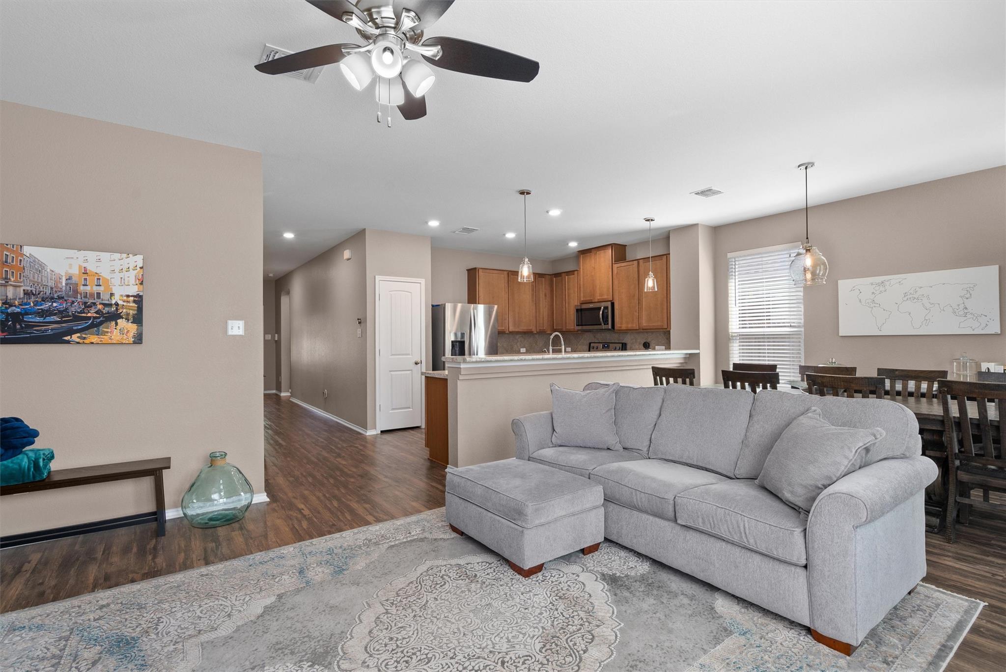 Taylor, Texas 76574, United States, 3 Bedrooms Bedrooms, ,2 BathroomsBathrooms,Residential,Active,115162