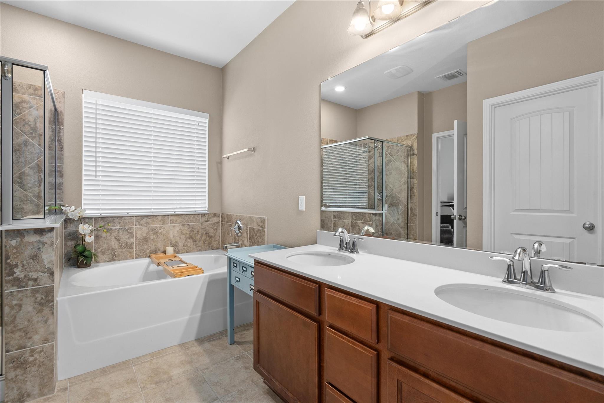 Taylor, Texas 76574, United States, 3 Bedrooms Bedrooms, ,2 BathroomsBathrooms,Residential,Active,115162