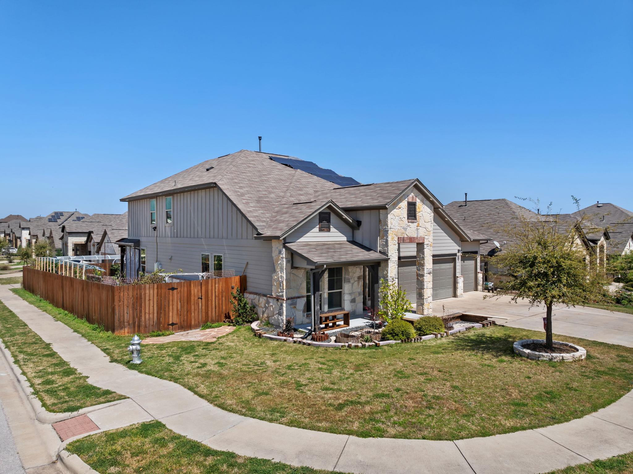 13601 Larrys LN