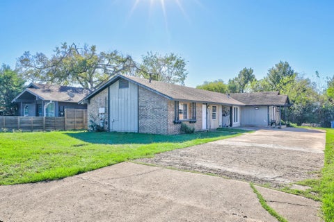 Photo of 205 Liverpool DR, Austin, TX 78745 (MLS # 8796455)