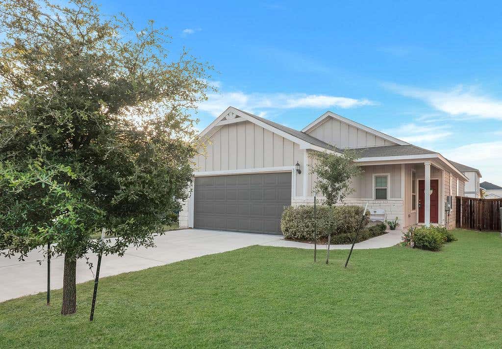 Photo of 433 Stone Water LN, Jarrell, TX 76537 (MLS # 6101487)