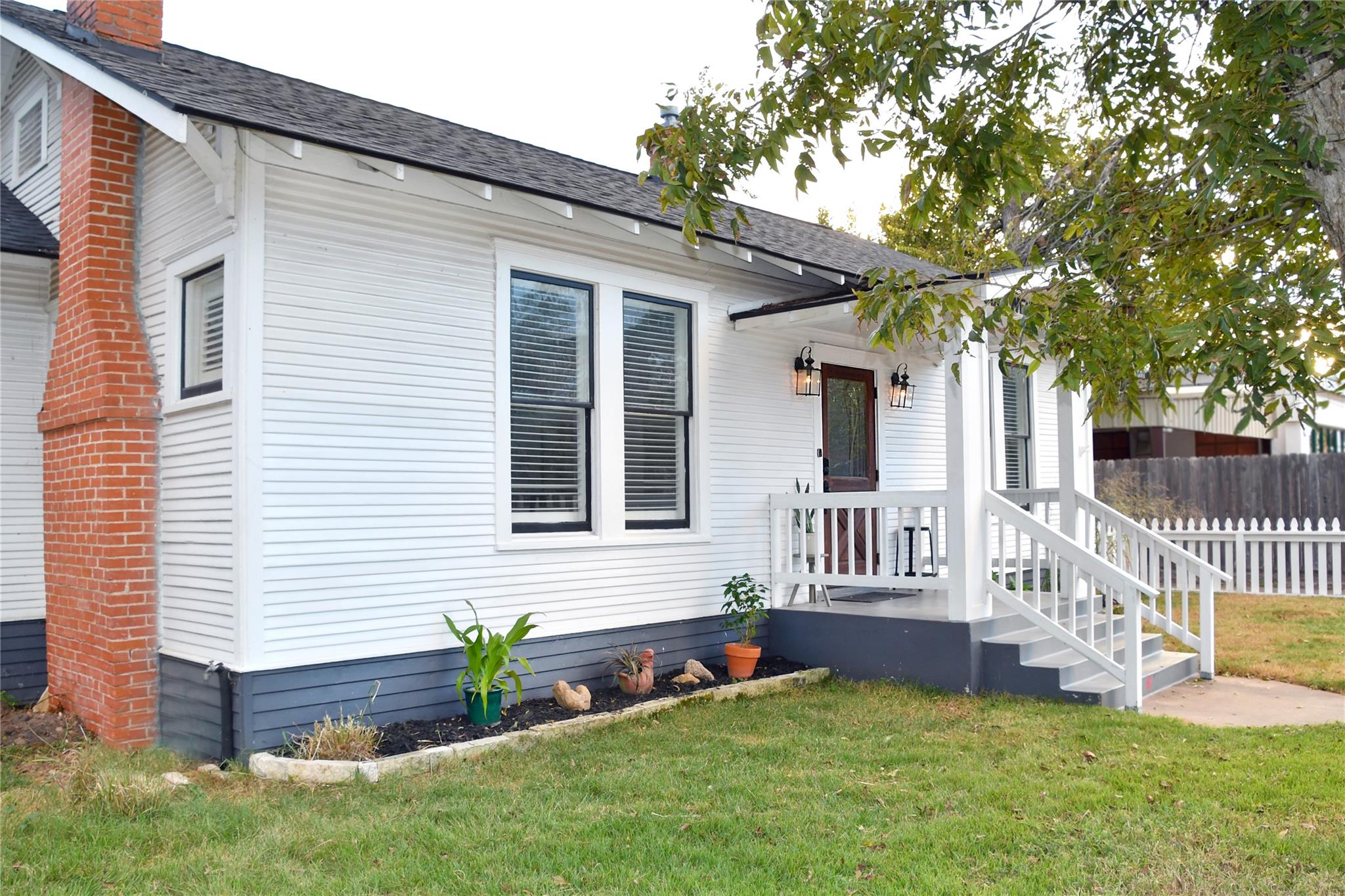 623 Walnut ST