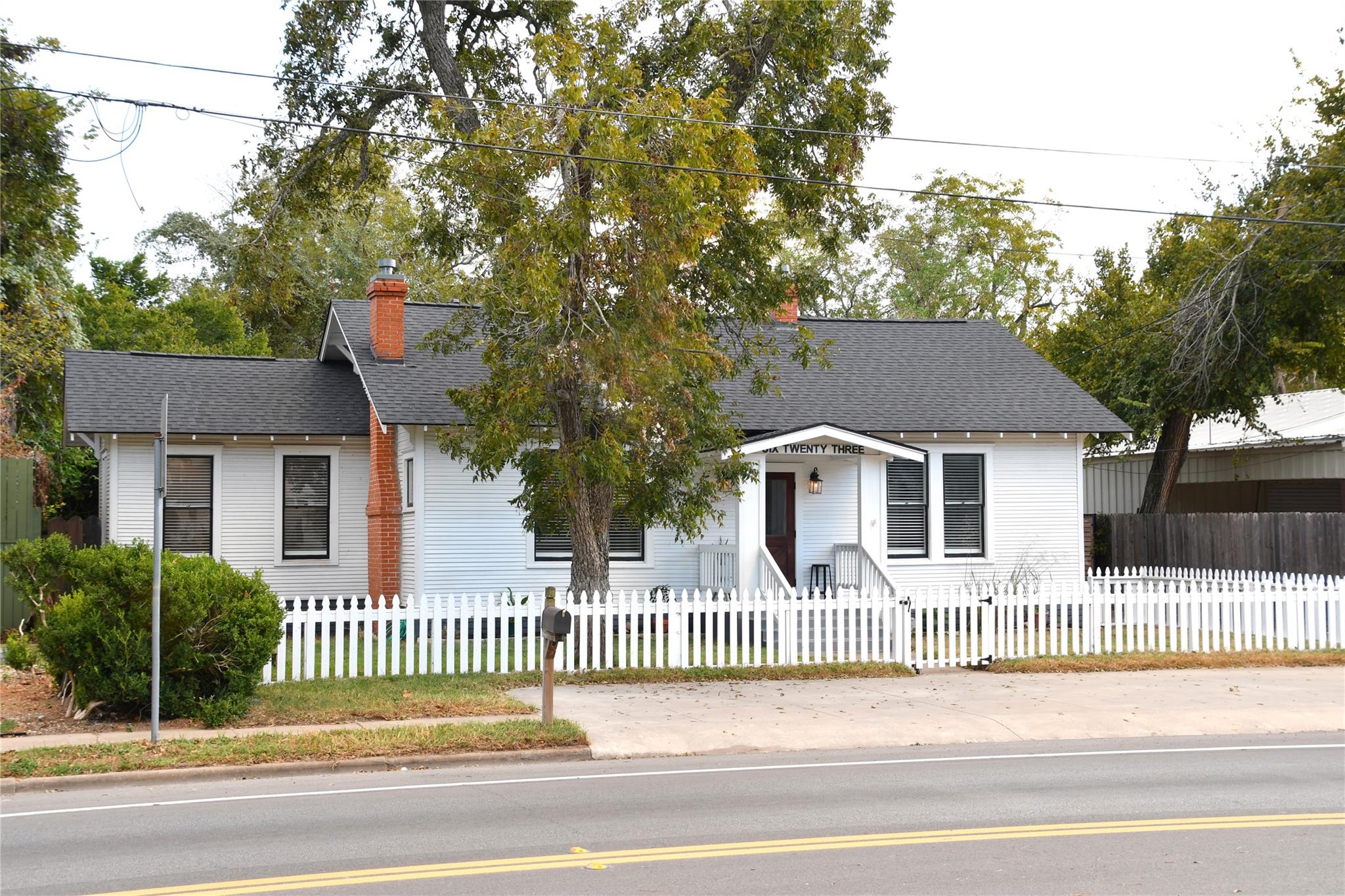 623 Walnut ST