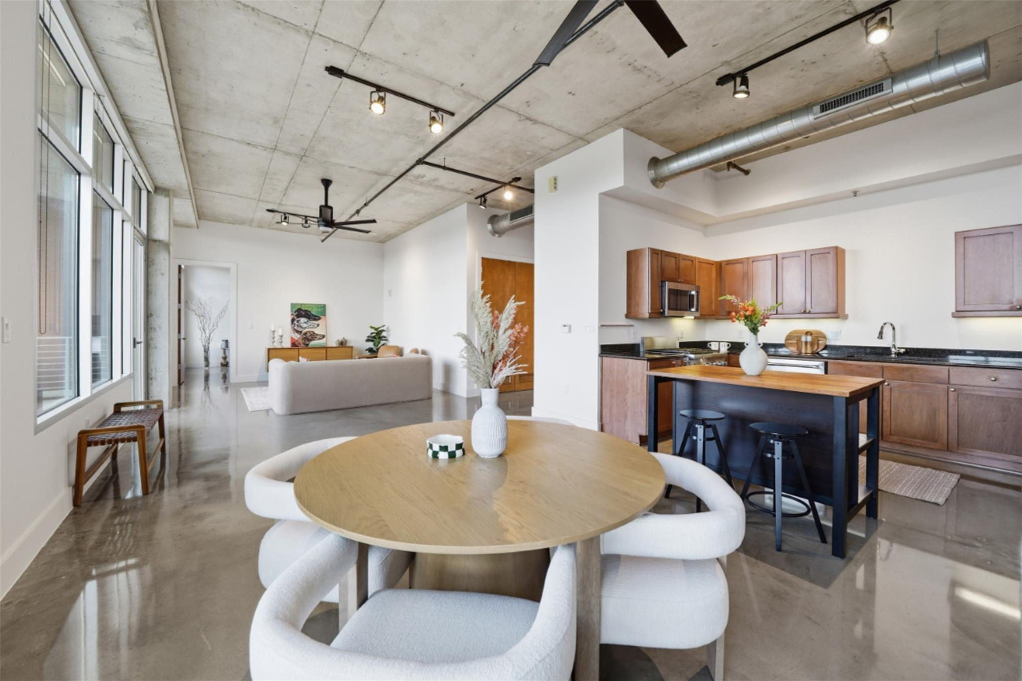 800 W 5th ST 906
