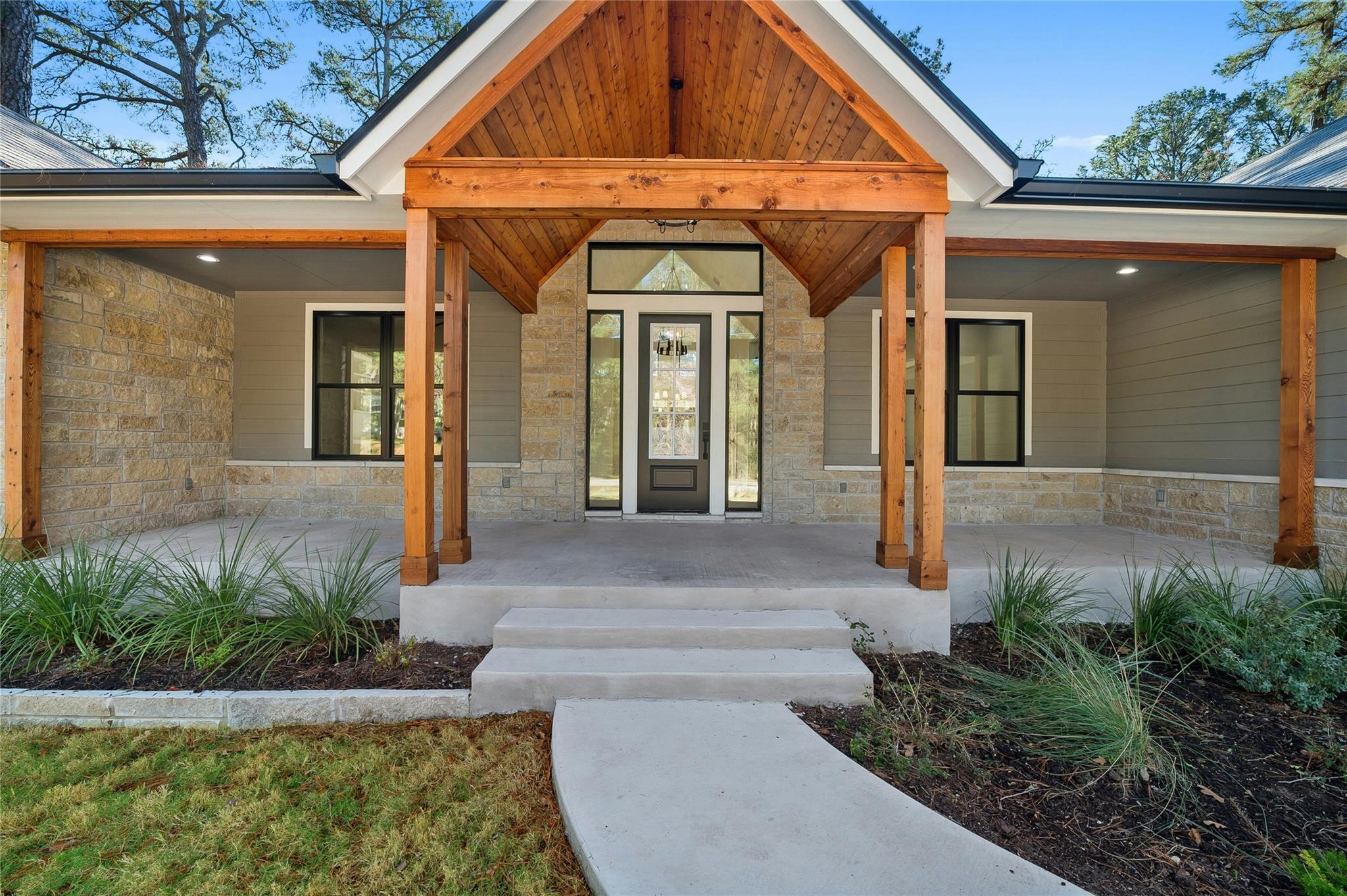 319 Akaloa DR