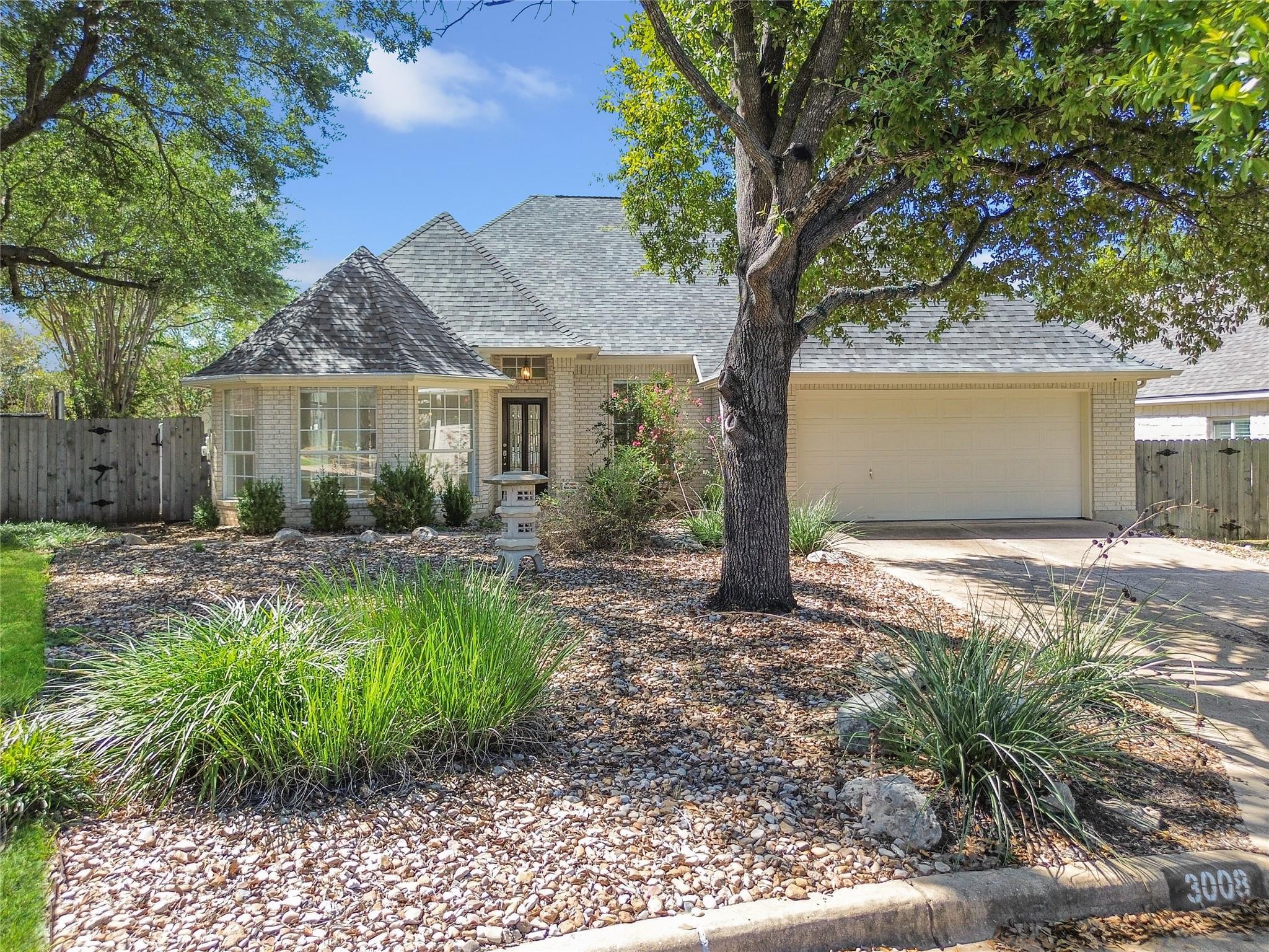 3008 Burks LN