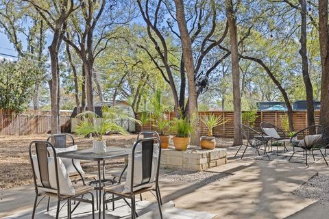 Tiny photo for 2008 Matthews LN, Austin, TX 78745 (MLS # 3625538)
