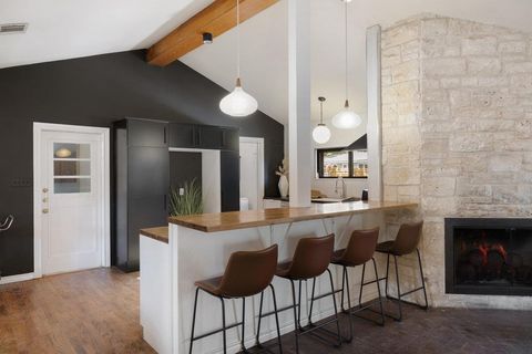 Tiny photo for 2008 Matthews LN, Austin, TX 78745 (MLS # 3625538)