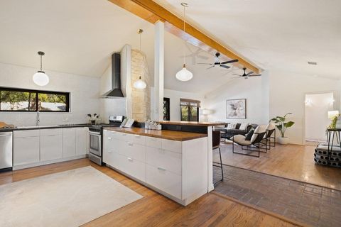 Tiny photo for 2008 Matthews LN, Austin, TX 78745 (MLS # 3625538)