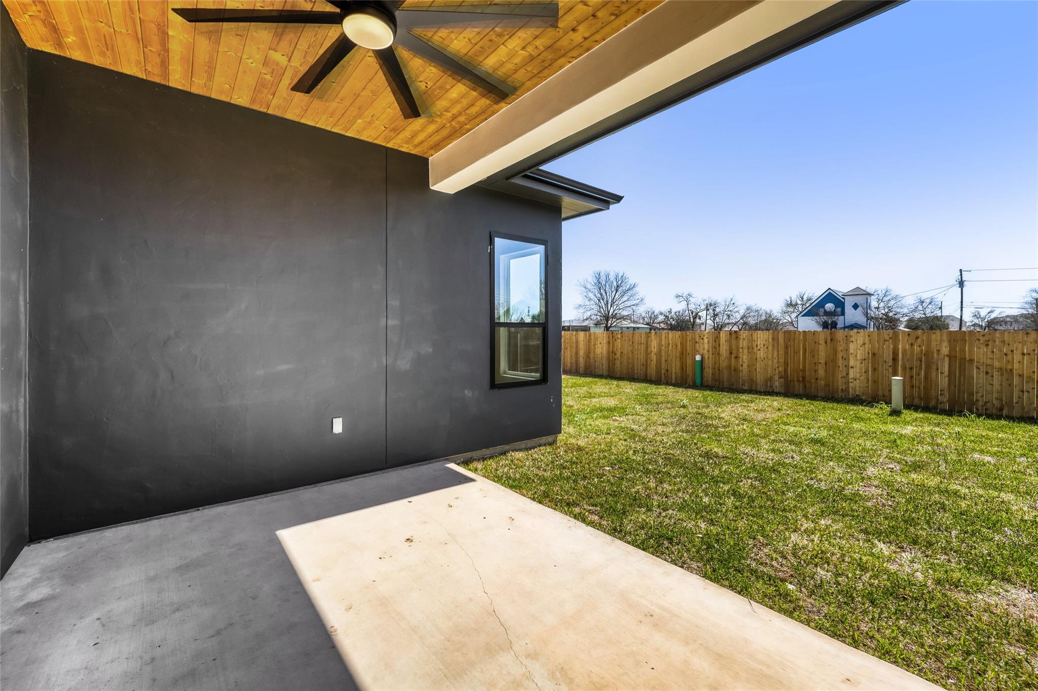 406 E Carrie Manor ST