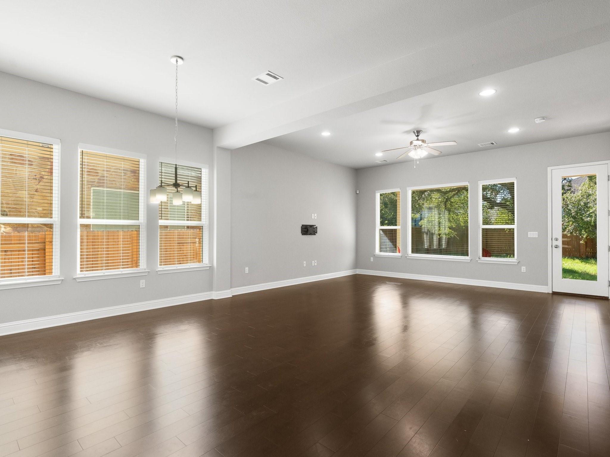 5305 Mandevilla DR