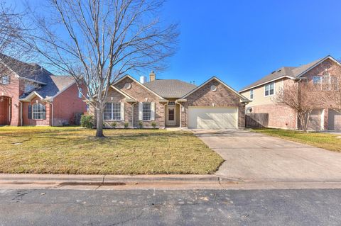 303 Gulfstream DR Georgetown TX 78626