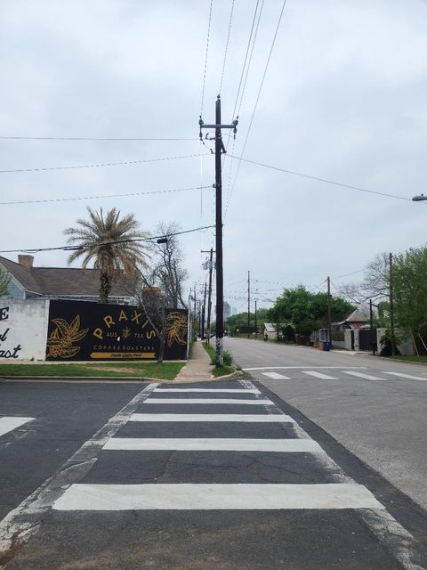 Photo of 2904 E 2nd ST, Austin, TX 78702 (MLS # 9937011)
