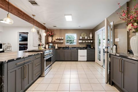 Tiny photo for 8721 Mountain Crest DR, Austin, TX 78735 (MLS # 5798278)