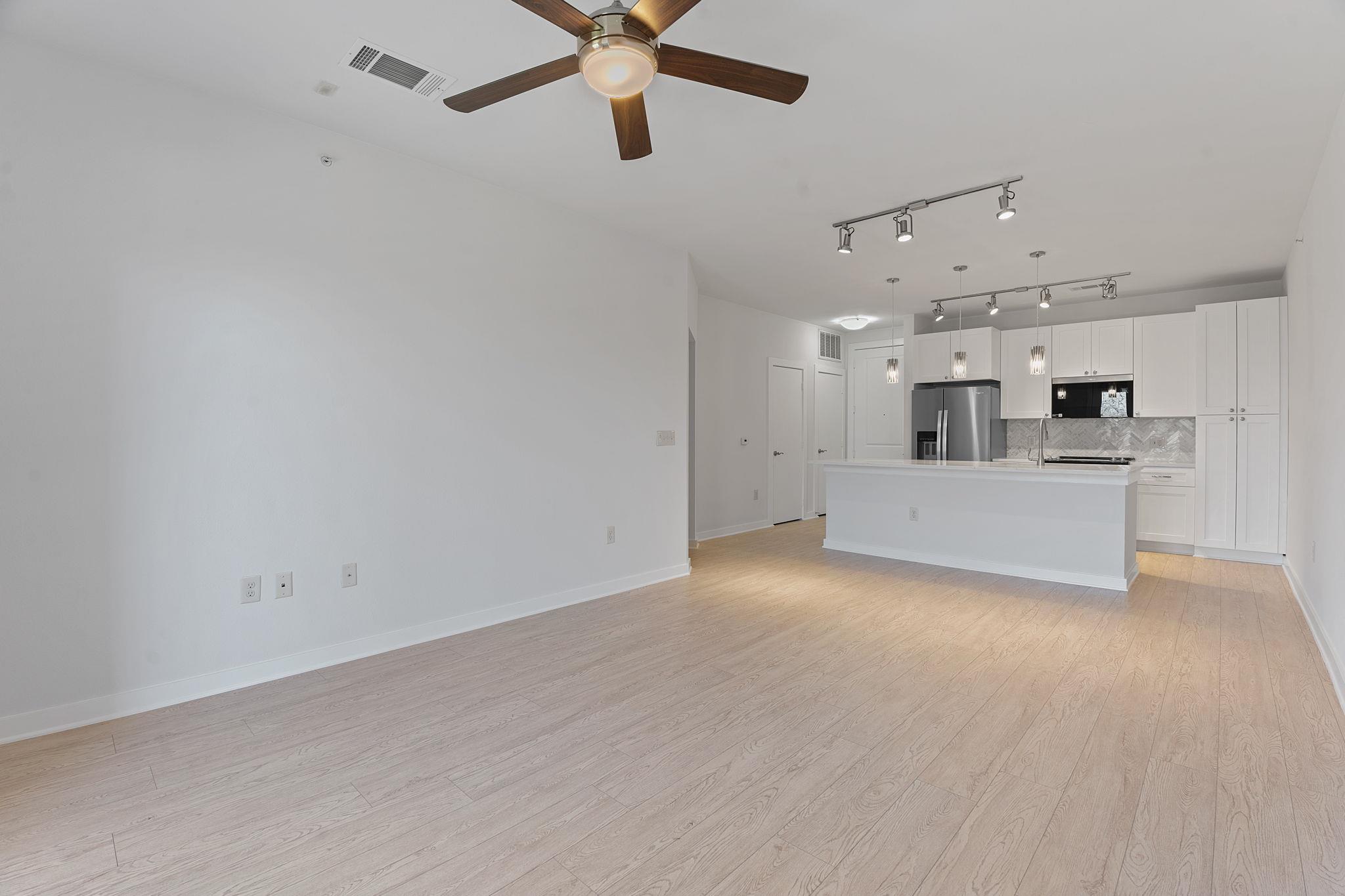 1900 Barton Springs RD 3022