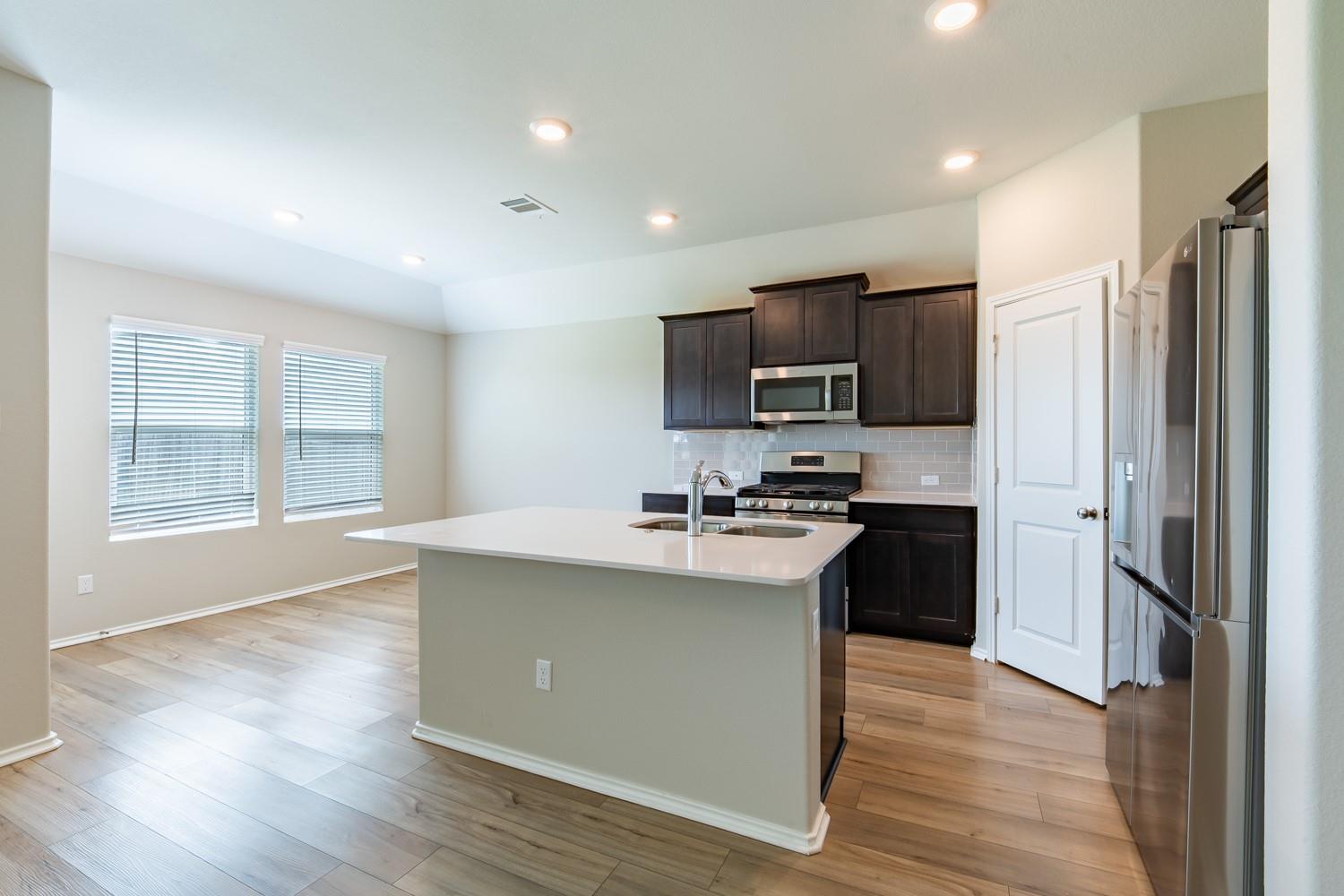 448 Sebring CIR