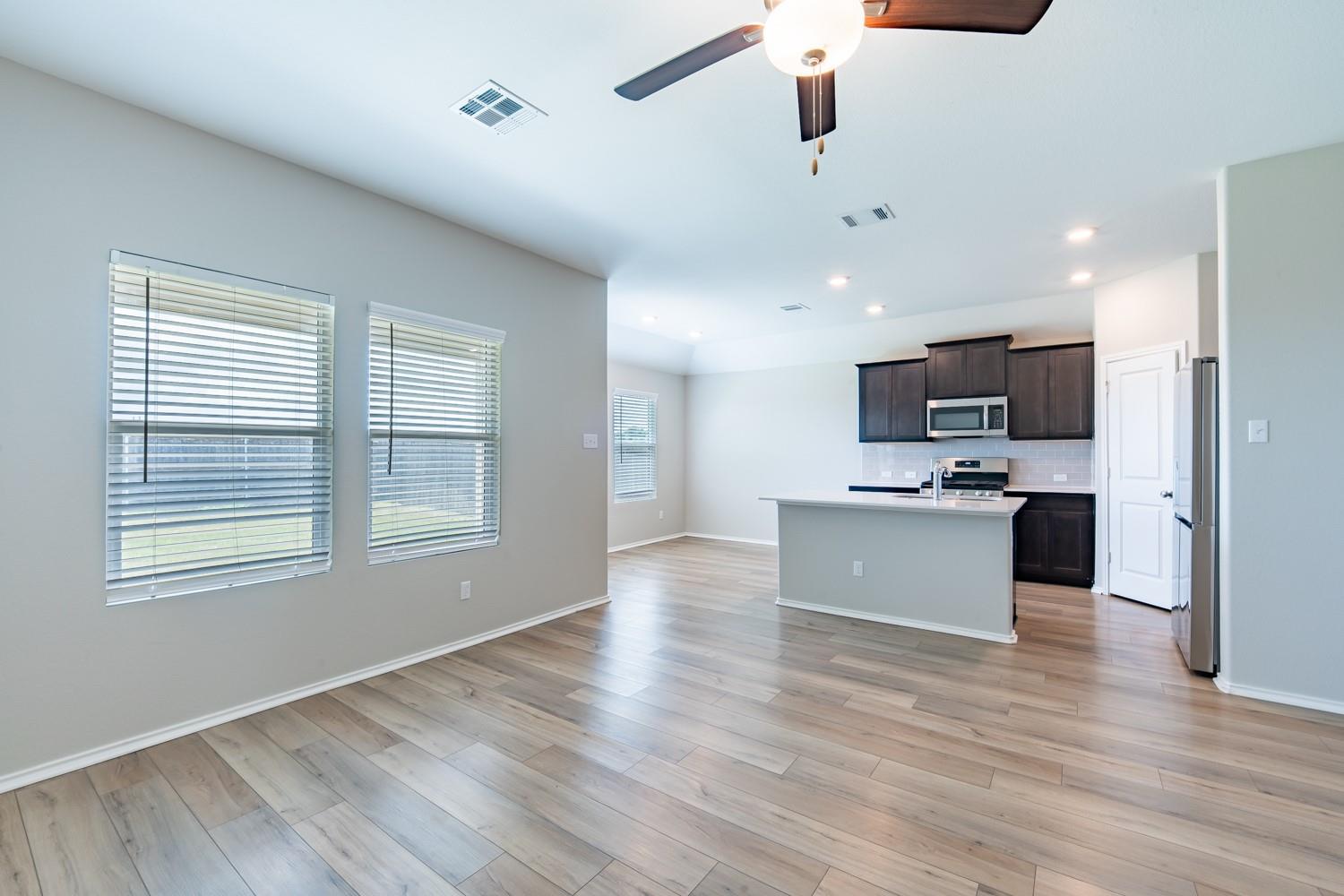 448 Sebring CIR